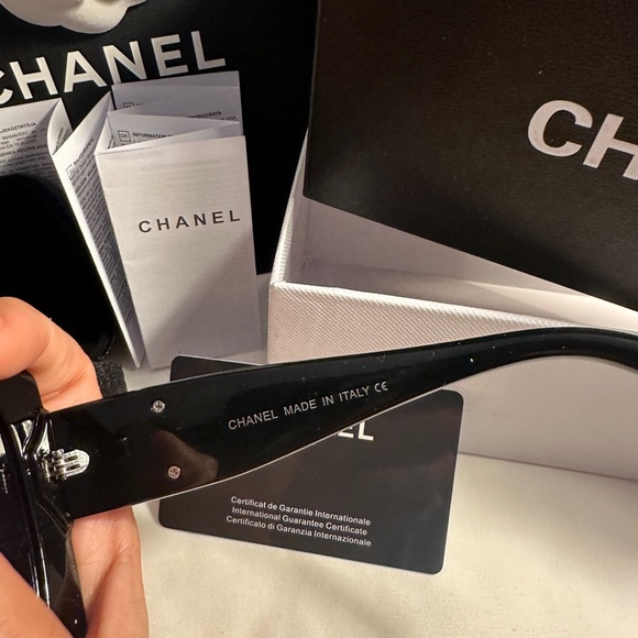 Chanel Square Sunglasses full inclusion - Picture 4 of 8